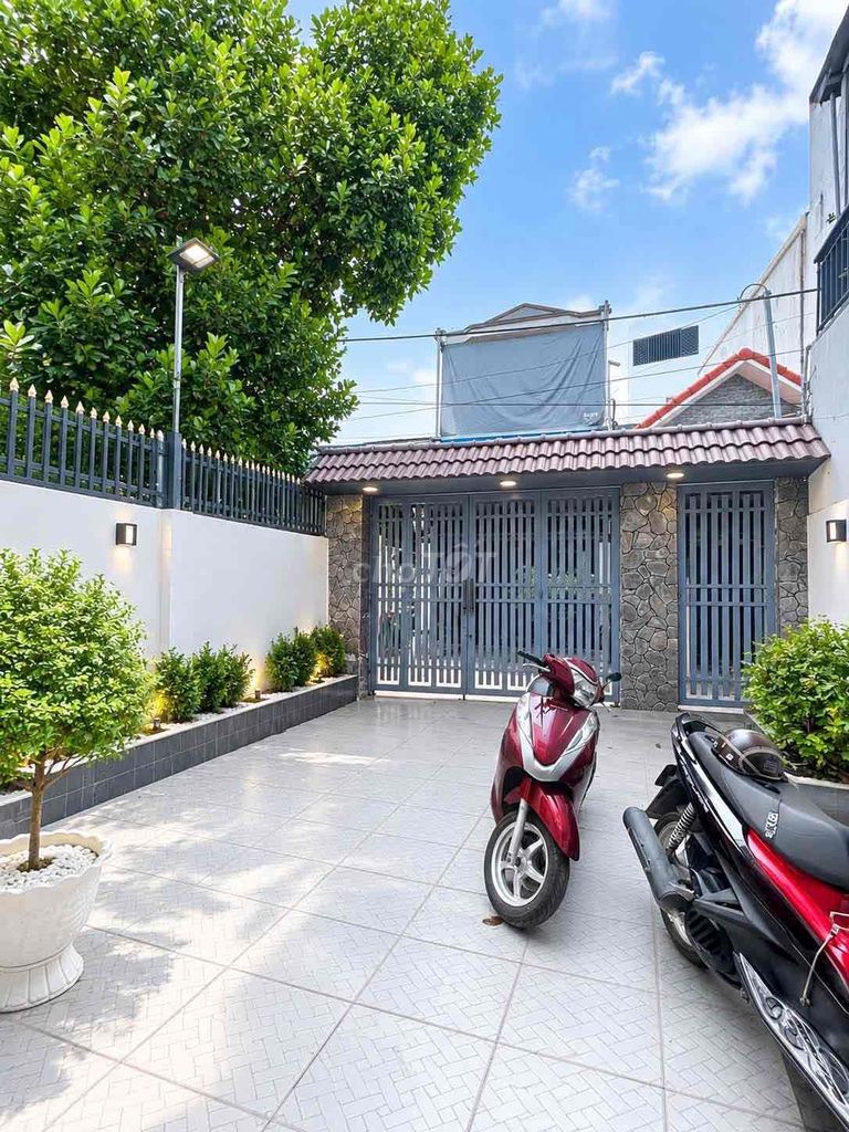 BÁN NHÀ 2 TẦNG NGAY PHAN VĂN HỚN TÂN THỚI NHẤT-DT 6Mx17M-Ô TÔ NGỦ TRON