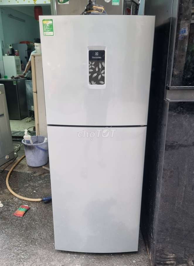 Thanh lý tủ lạnh Electrolux 211L zin 100%