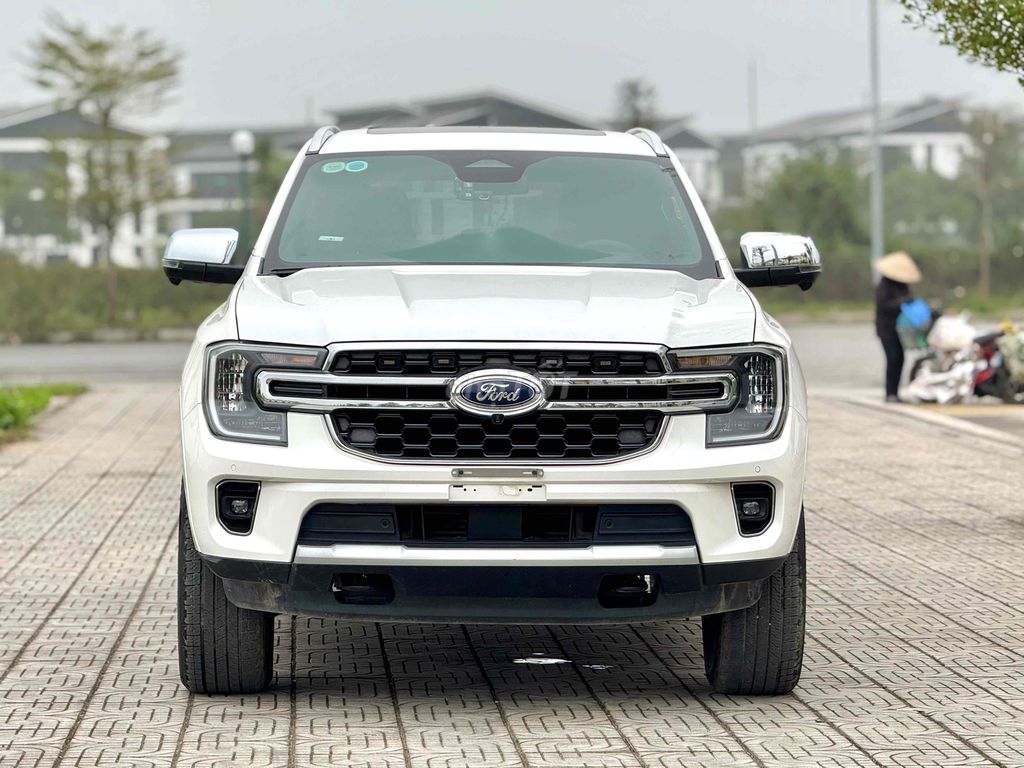 Ford Everest Titanium 2.0L 4x2 sản xuất 2023