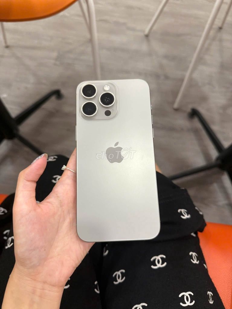 Apple iPhone 15 Pro Max 256GB Titan sa mạc Quốc tế VNA Đã sử dụng. Mua bán Điện thoại tại Quận Cầu Giấy Hà Nội được đăng bởi Hội Đồ Điện Tử hình 1