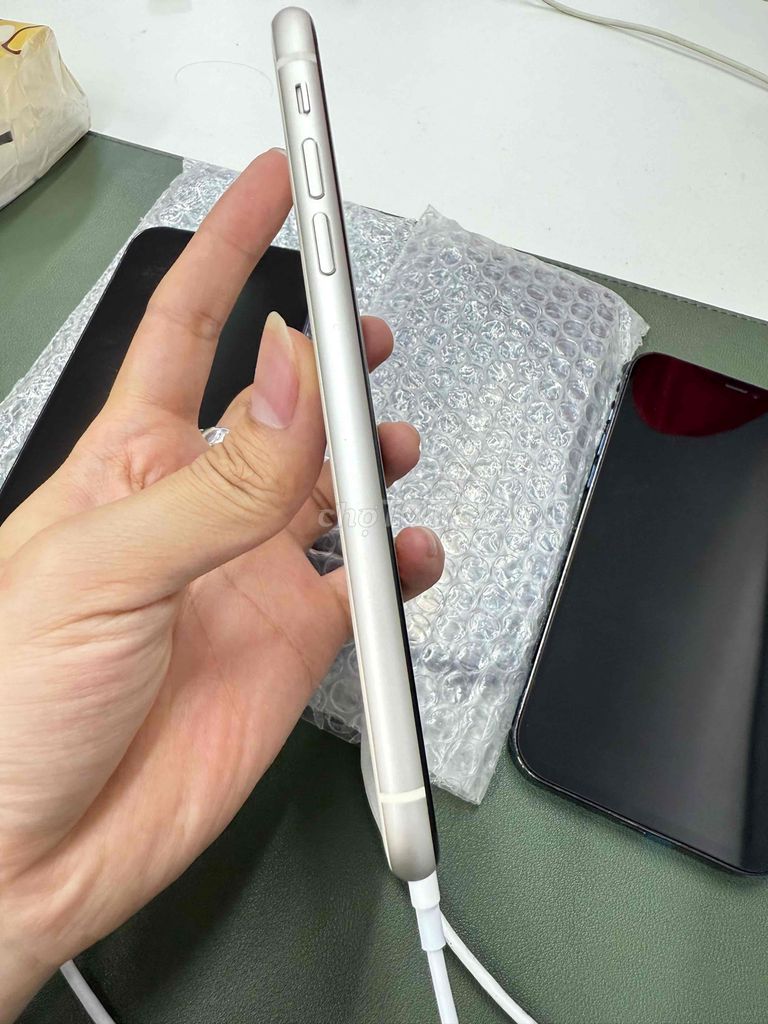 iphone 11 cũ like new. Mua bán Điện thoại tại Quận 10 Tp Hồ Chí Minh được đăng bởi CỬA HÀNG ĐIỆN THOẠI ZIN MOBILE hình 5