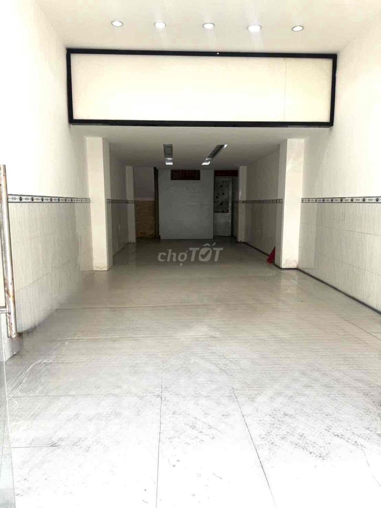 Аренда · 2 комн. · 72 м² · Quận 10, ул. Đường 3 Tháng 2