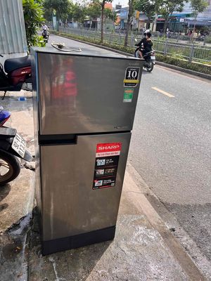 Thanh lý Tủ lanh Sharp 180lit inverter. Mua bán Tủ lạnh tại Quận 12 Tp Hồ Chí Minh được đăng bởi Justin Nguyễn 