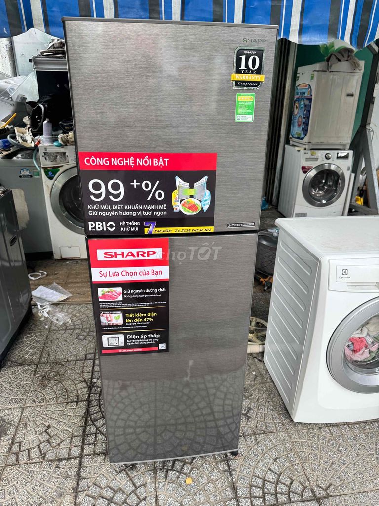 Thanh lý tủ lạnh Sharp inveter 241 lít mới 95%. Mua bán Tủ lạnh tại Quận Thanh Khê Đà Nẵng được đăng bởi Phúc Đỗ hình 1