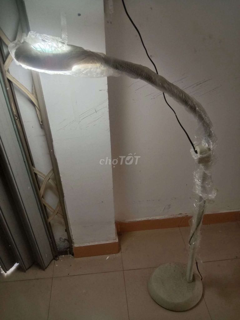 Đèn sàn Mới. Mua bán Đèn tại Quận Cẩm Lệ Đà Nẵng được đăng bởi Huyle hình 1