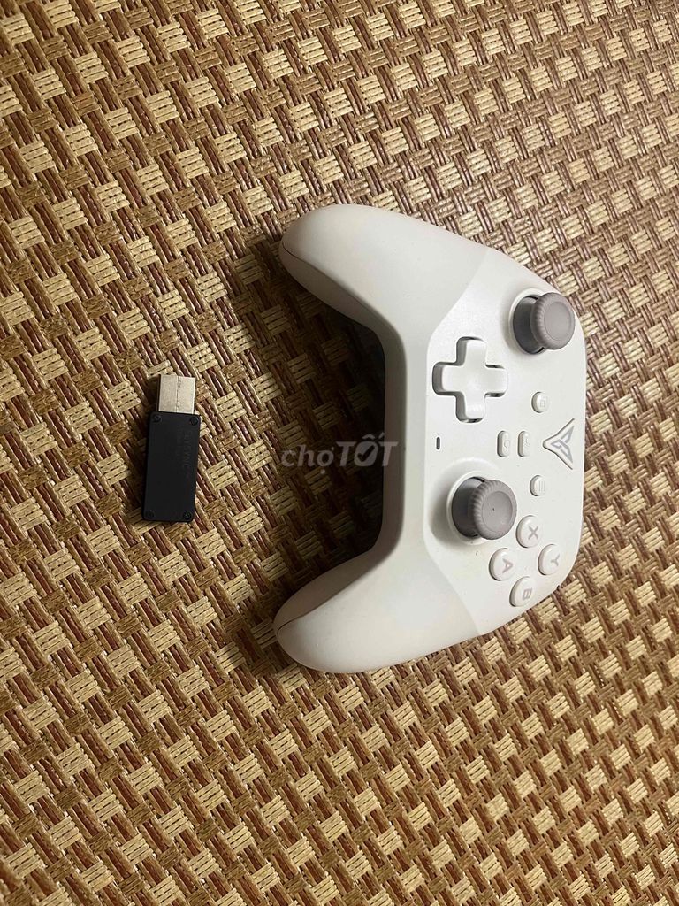 Tay cầm chơi game không dây Trắng. Mua bán Thiết bị chơi game tại Quận Hải An Hải Phòng được đăng bởi Nguyễn văn thái hình 1