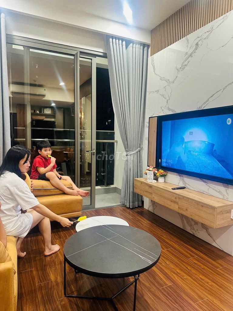 Квартира с 3 спальнями и мебелью в Vinhomes Ocean Park