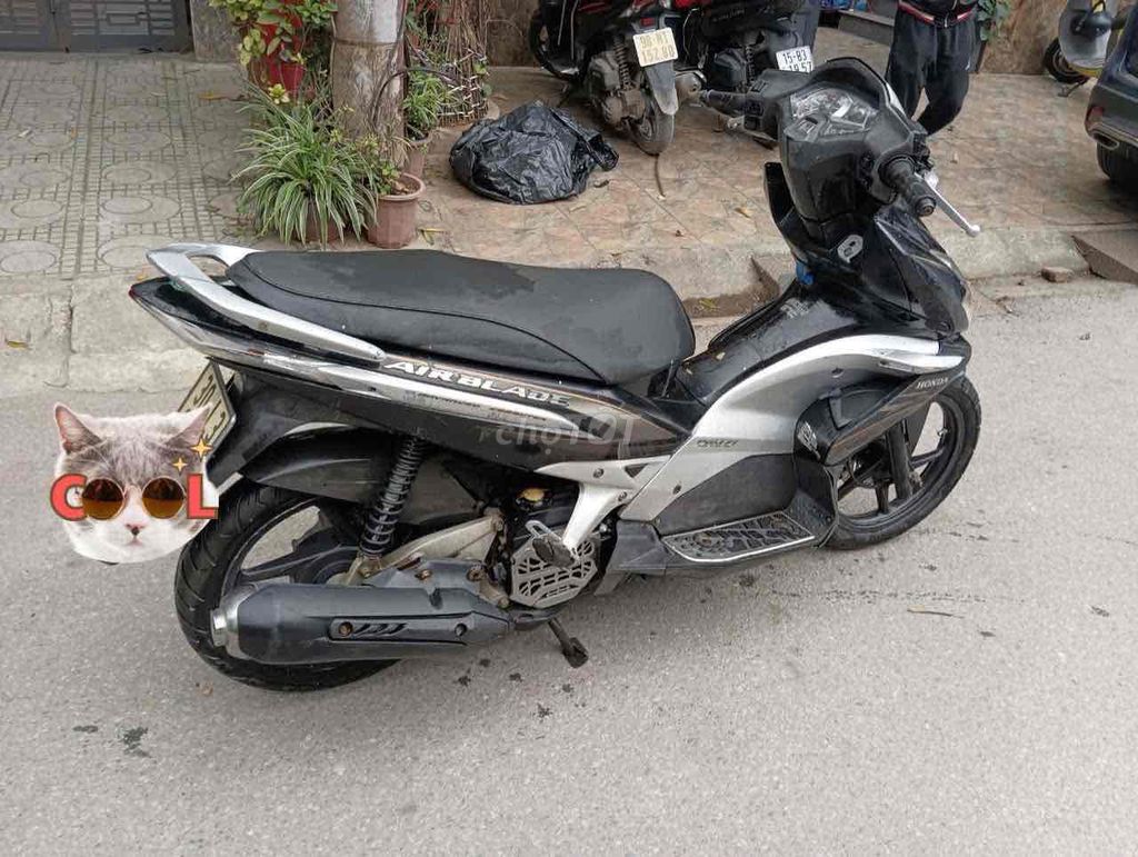 Bán xe Air Blade Fi chính chủ biển 30L tại Hà Nội. Mua bán Xe máy tại Quận Tây Hồ Hà Nội được đăng bởi Lê Hải hình 4