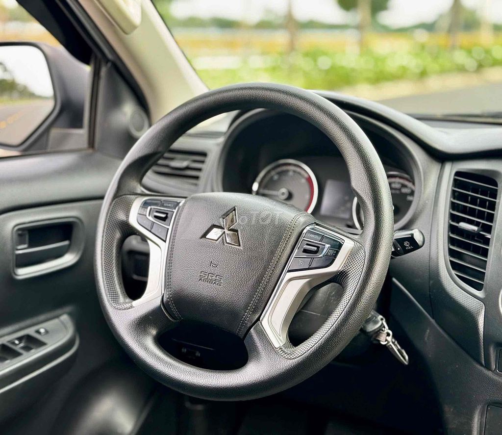 Mitsubishi Triton 2021 4x2 AT Mivec - 60000 km. Mua bán Ô tô tại Thành phố Thủ Đức Tp Hồ Chí Minh được đăng bởi Đạt Xe Cũ hình 7