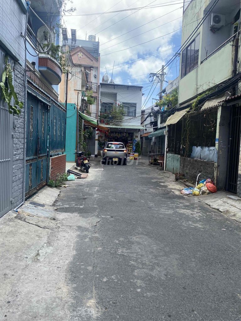 Bán nhà đường Trần Tấn, gần chợ Bà Quẹo, 65m2, giá chưa tới 6 tỷ.