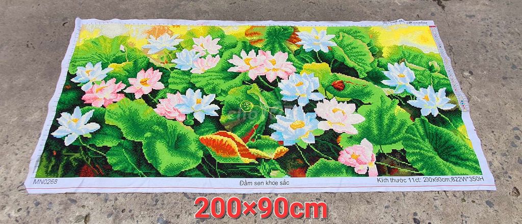 TRANH THÊU SẴN HỒ HOA SEN 200×90CM