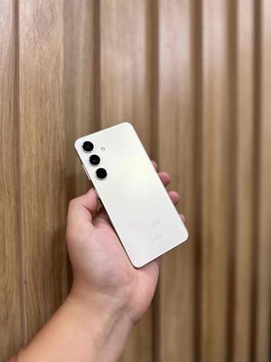 Samsung Galaxy S24 Vàng 128GB - Bảo hành dài. Mua bán Điện thoại tại Quận Đống Đa Hà Nội được đăng bởi  HT Mobie Trả góp nợ xáu bao duyệt