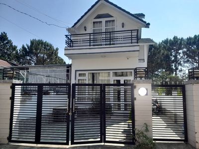 Cho thuê villa 3 phòng phường 8 đà lạt 12 triêu/tháng view đẹp. Cho thuê nhà ở tại Thành phố Đà Lạt Lâm Đồng được đăng bởi nguyễn thị chúc 
