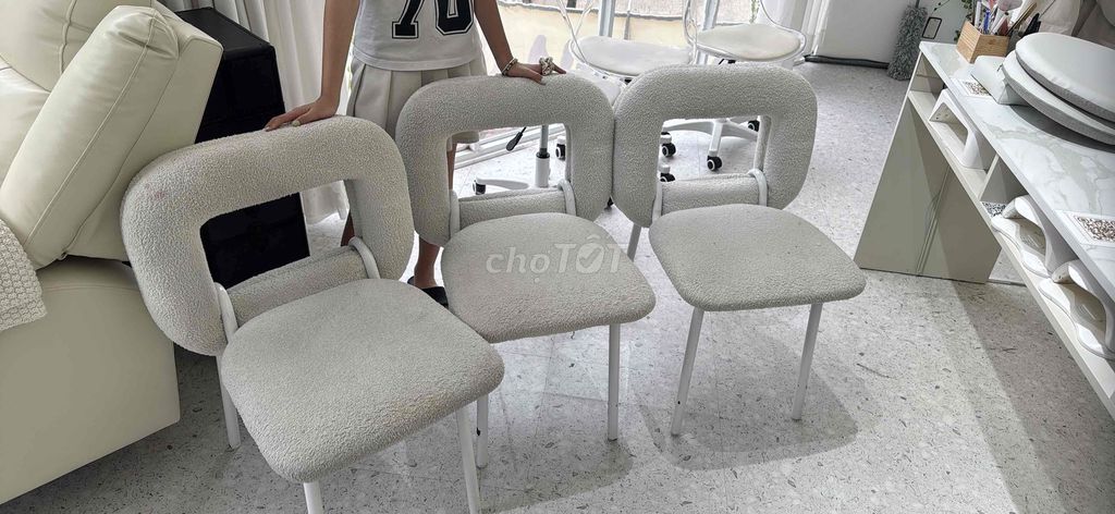 Ghế Vải lông cừu Trắng Unisex. Mua bán Bàn ghế tại Quận Tân Phú Tp Hồ Chí Minh được đăng bởi Rosemary hình 1