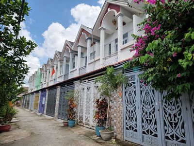 Nhà 2 tang gan chơ Hung Long gia chi 630 trieu. Mua bán nhà ở tại Huyện Bình Chánh Tp Hồ Chí Minh được đăng bởi Nguyễn quốc trung