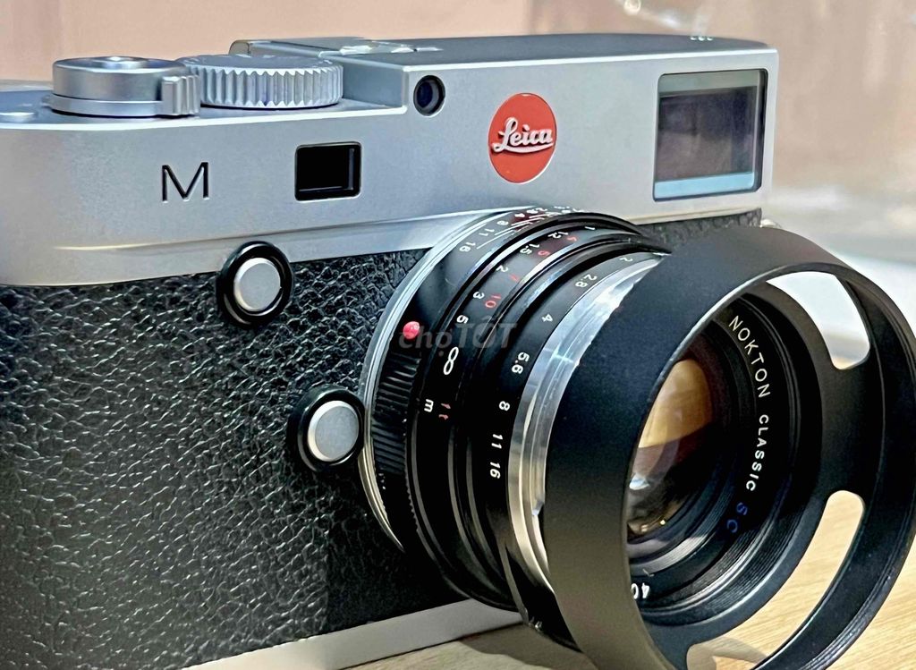 Leica M240 đẹp fullbox có case tháo được pin xịn