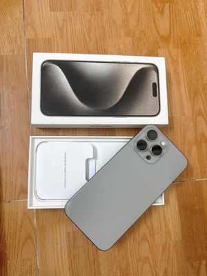 Apple iPhone 15 Pro Max 256GB Xám