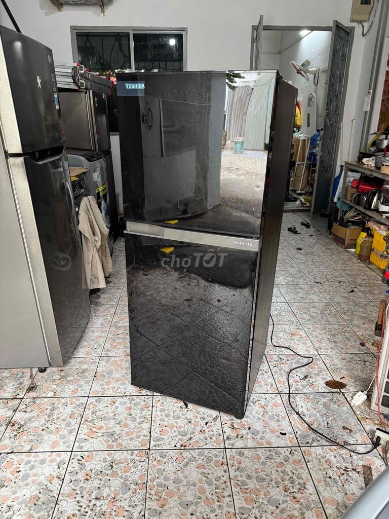 Tủ lạnh Toshiba Inverter 194 lít 2 cánh Đen. Mua bán Tủ lạnh tại Thành phố Thủ Đức Tp Hồ Chí Minh được đăng bởi Điện máy Kelvin Phan hình 1