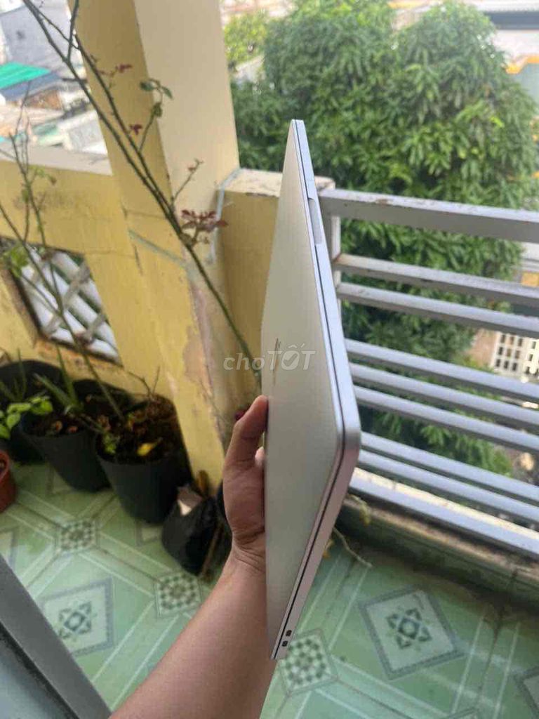 Dư ko dùng cần bán Macbook M2 Ram 8GB SSD 512GB