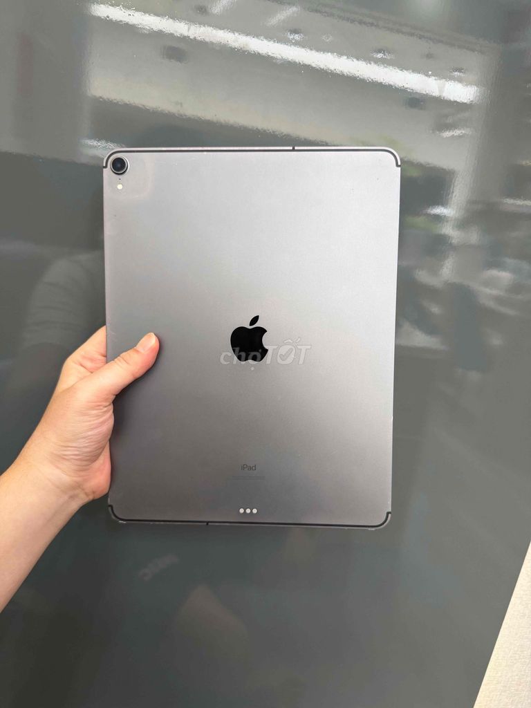 iPad Pro 12.9in 2018 256GB Wifi+ 5G 98% nguyên zin. Mua bán Máy tính bảng tại Quận Ninh Kiều Cần Thơ được đăng bởi Quý Mobile Cần thơ hình 1