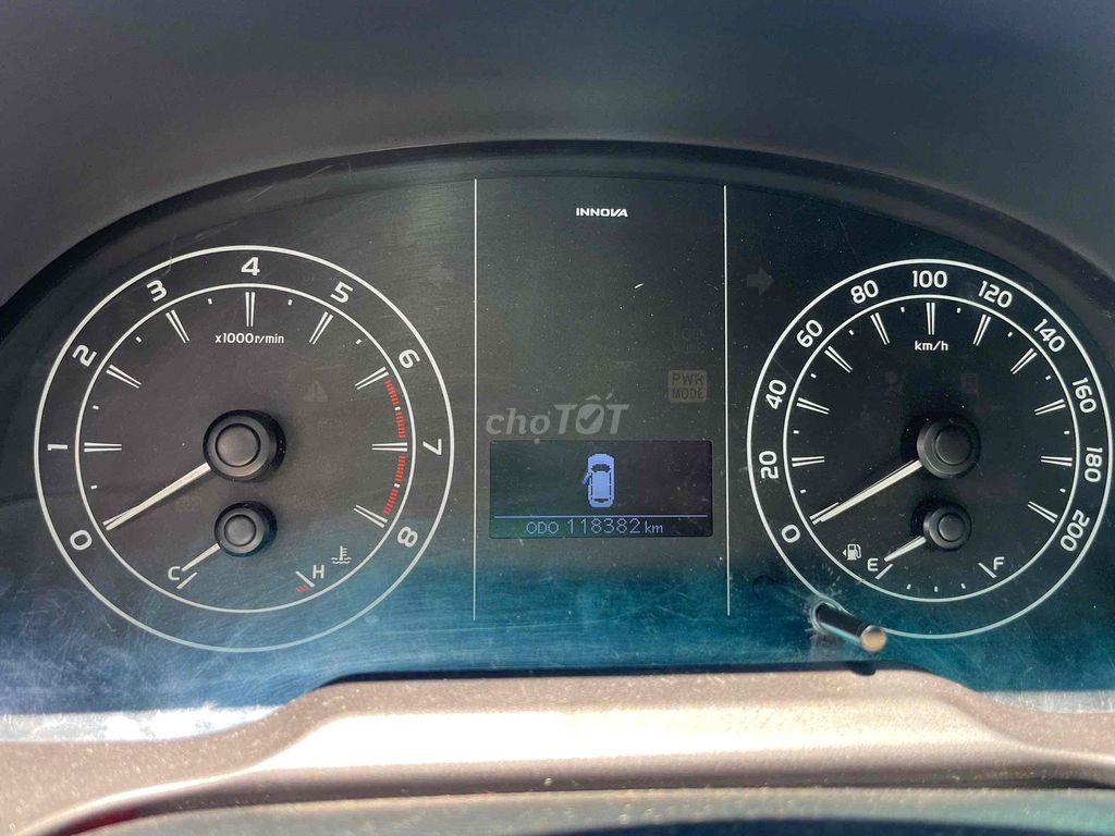 Toyota Innova 2.0E MT 2020 Trắng 7 chỗ