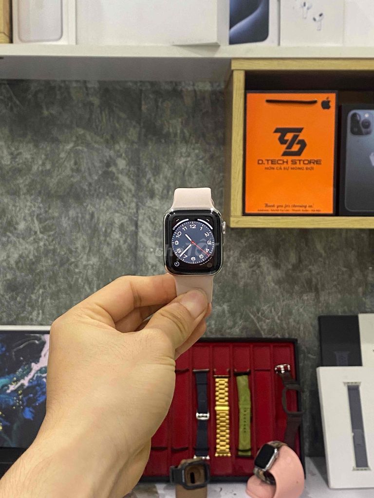 Apple Watch Series 5 40mm LTE Trắng Like new. Mua bán Thiết bị đeo thông minh tại Quận Thanh Xuân Hà Nội được đăng bởi Duy Nguyễn Hoàng hình 1