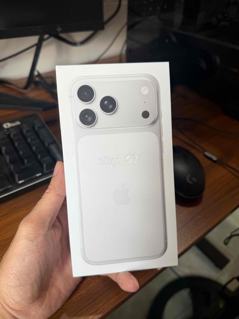 iPhone 17 Pro Max 256GB Bạc Mới. Mua bán Điện thoại tại Thị xã Bến Cát Bình Dương được đăng bởi Cao Xuân Minh hình 1