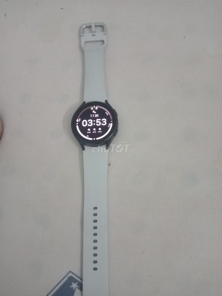 Samsung Galaxy Watch 4 Xám. Mua bán Thiết bị đeo thông minh tại Quận Sơn Trà Đà Nẵng được đăng bởi Huỳnh ngọc chí hình 1