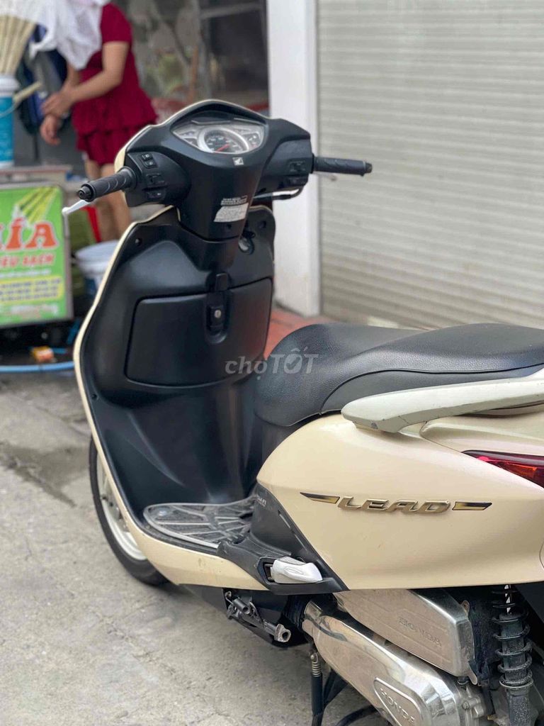 HONDA LEAD 2012 chạy êm. Mua bán Xe máy tại Quận Nam Từ Liêm Hà Nội được đăng bởi Minh Minh hình 4