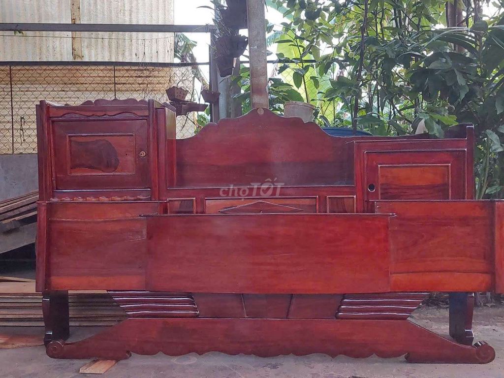 Giường gỗ quý kiểu xưa. Mua bán Giường, chăn ga gối nệm tại Huyện Vĩnh Cửu Đồng Nai được đăng bởi Dr Duong hình 1