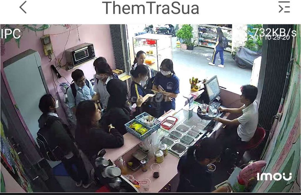 SANG NHƯỢNG QUÁN TRÀ SỮA GẦN TRƯỜNG HỌC