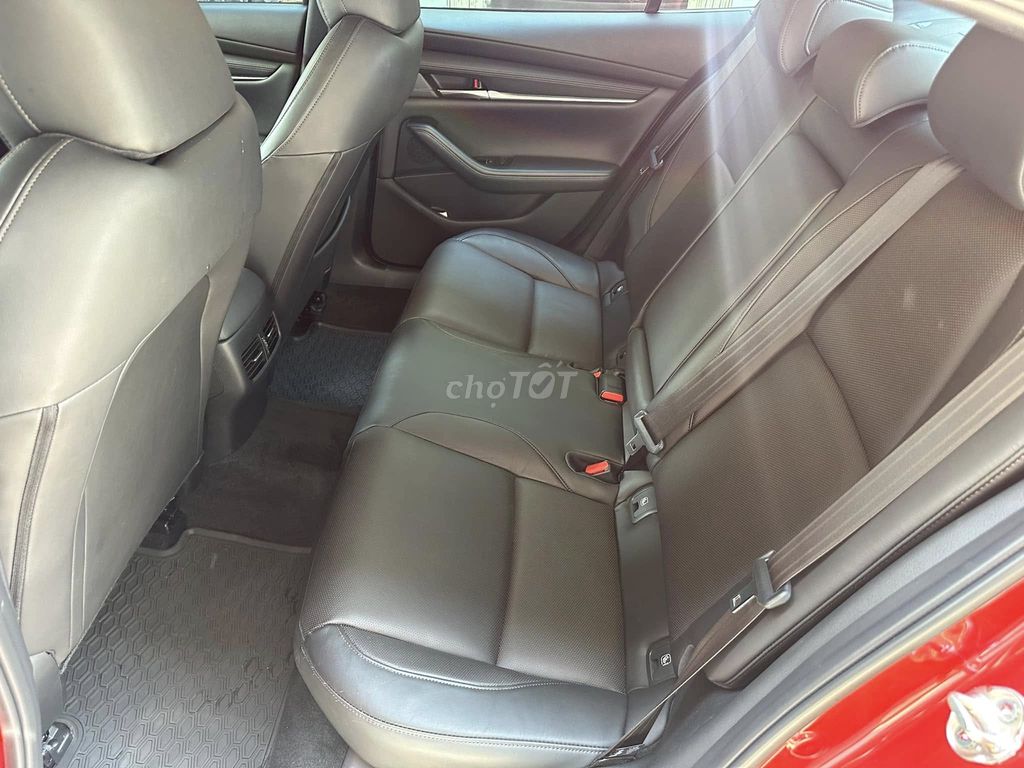 Mazda 3 2025 at luxury màu đỏ, odo 18.000 km. Mua bán Ô tô tại Quận Gò Vấp Tp Hồ Chí Minh được đăng bởi Xuân Trường hình 6