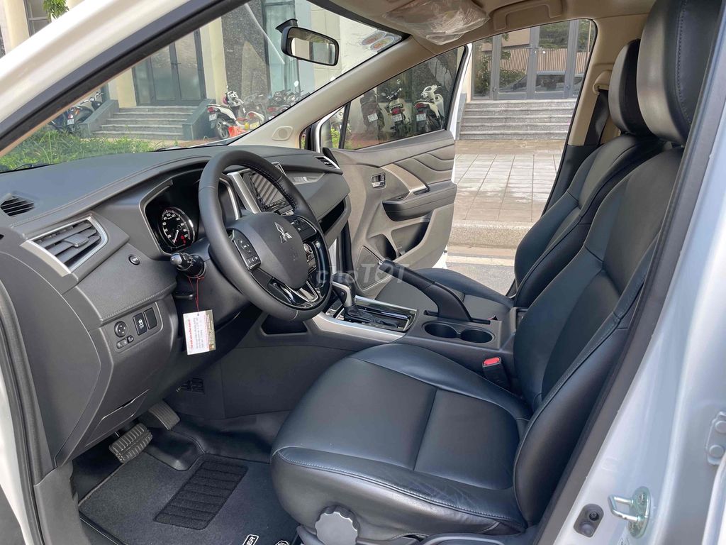 Xpander 2020 1.5AT - 6,3 vạn ( km zin ). Mua bán Ô tô tại Quận Cầu Giấy Hà Nội được đăng bởi Mr Hiếu  hình 19