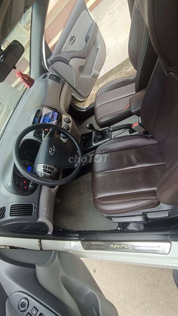 HYUNDAI AVANTE 1,6 МТ прекрасен