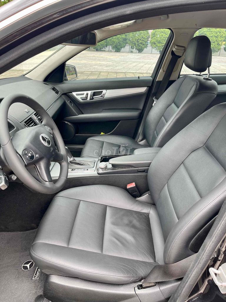 Cần bán Mercedes C230 sx2009 xe cực kì đẹp. Mua bán Ô tô tại Quận 6 Tp Hồ Chí Minh được đăng bởi Vinh Nguyễn hình 8