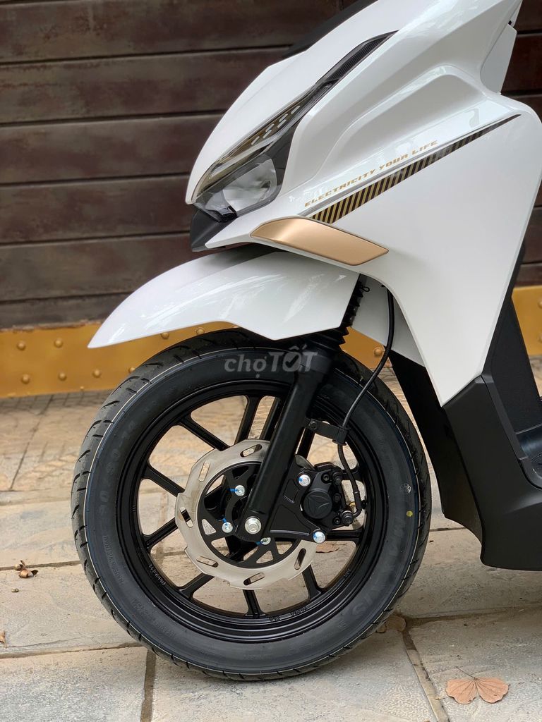 SALE SỐC Yadea Velax 2025 – Chỉ 29.990.000đ. Mua bán Xe điện tại Quận Tây Hồ Hà Nội được đăng bởi Vinh Đạt Lâm hình 6