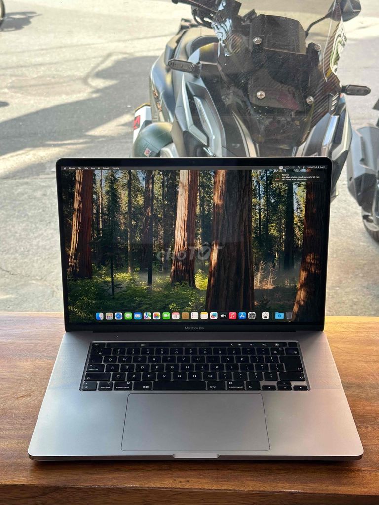 Macbook Pro 2019 16" i7/32/512GB