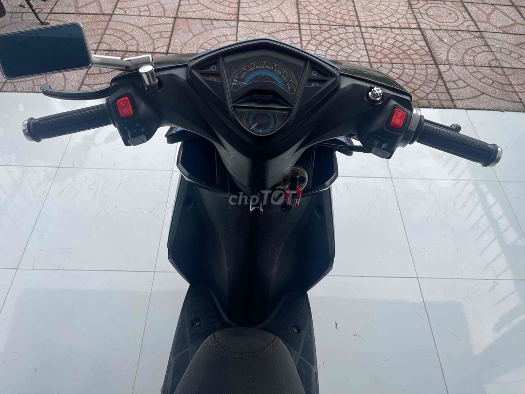 Luvias xăng cơ xe đẹp máy zin êm mạnh bốc. Mua bán Xe máy tại Quận Cái Răng Cần Thơ được đăng bởi CẦM ĐỒ TRUNG TÍN  hình 5