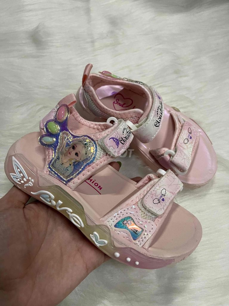 Giày cho bé gái thanh lý. Mua bán Mẹ và bé tại Huyện Cần Giuộc Long An được đăng bởi An  hình 1