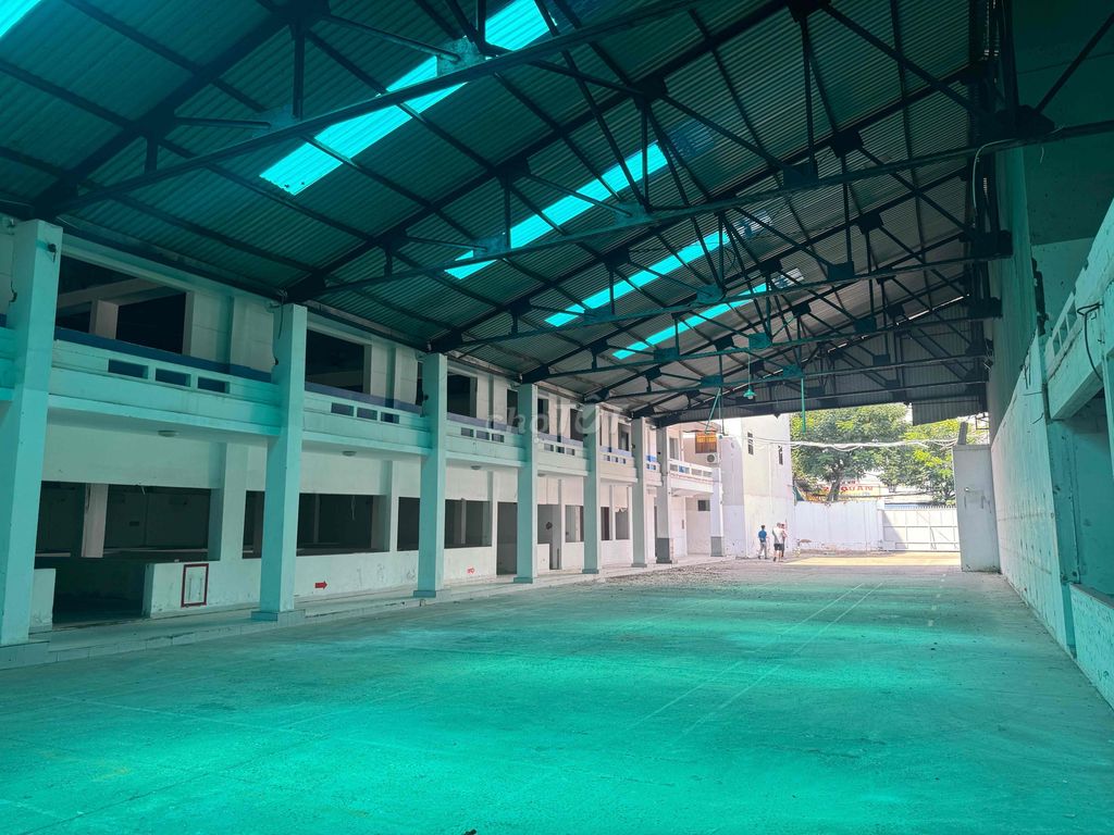 cho thuê kho đường Trần Xuân Soạn 3.200m2 giá 400 tr