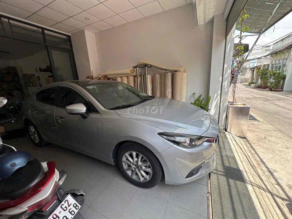 Mazda 3 - Trắng