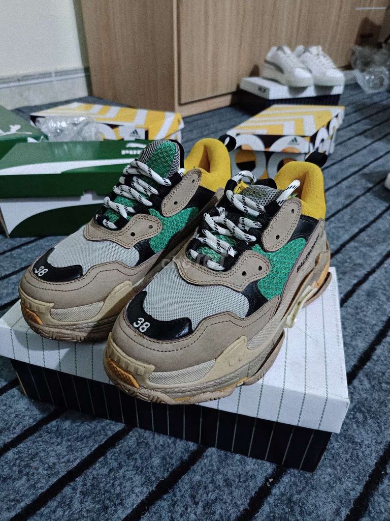 [Bán lại] Giày Balenciaga Size 38. Mua bán Giày dép tại Huyện Hải Hậu Nam Định được đăng bởi Đạt  hình 1