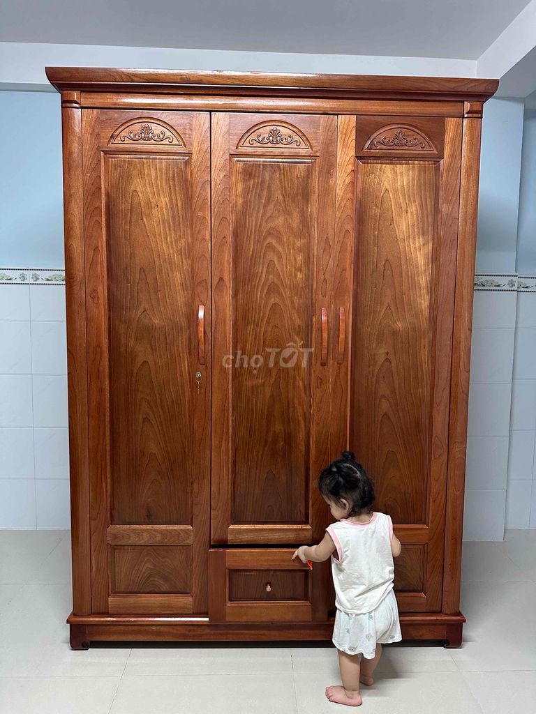 Tủ quần áo gỗ xoan đào 3 cánh. Mua bán Tủ, kệ gia đình tại Quận Cẩm Lệ Đà Nẵng được đăng bởi Hoang Vy hình 1
