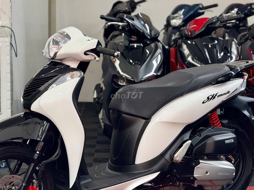 💥Honda ShMode 2018 Bản Sport khóa SmartKey Biển72. Mua bán Xe máy tại Thành phố Thủ Đức Tp Hồ Chí Minh được đăng bởi XE MÁY THỦ ĐỨC hình 9