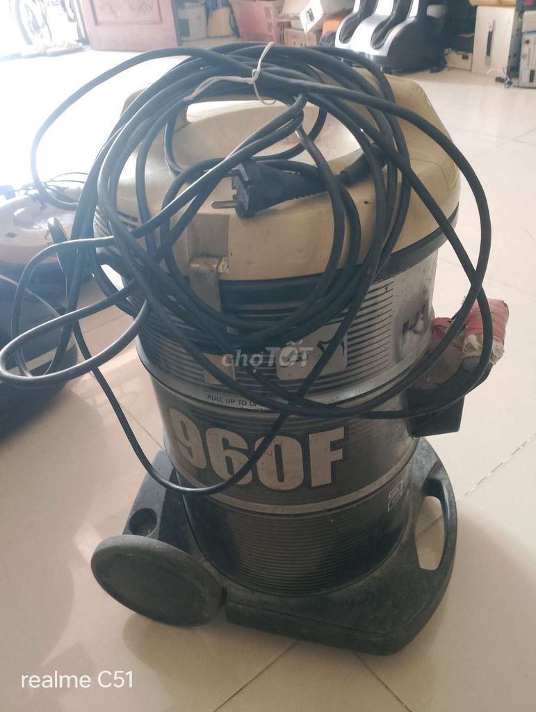 Máy hút bụi HITACHI 21 lít 2200W. Mua bán Nội thất, đồ gia dụng khác tại Quận Cái Răng Cần Thơ được đăng bởi Truongbakhan hình 1