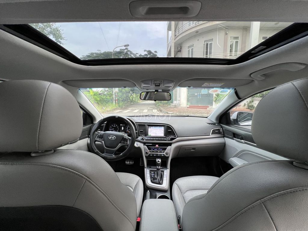 Cần bán Elantra model 2018 at full 2.0, màu trắng. Mua bán Ô tô tại Quận Gò Vấp Tp Hồ Chí Minh được đăng bởi Xuân Trường hình 9