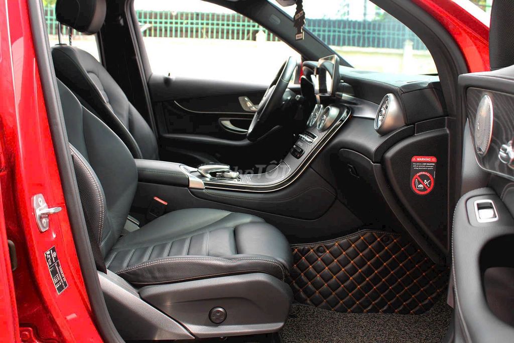 Mercedes Benz GLC300 4Matic 2016 - 47000 km. Mua bán Ô tô tại Quận Tân Bình Tp Hồ Chí Minh được đăng bởi HOANG SON hình 7