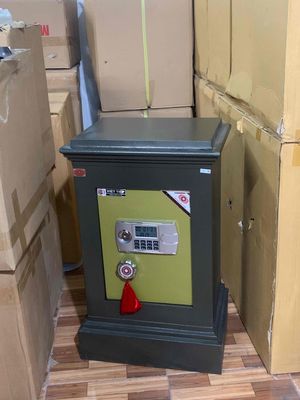 Thanh lý két sắt 100kg. Mua bán Nội thất, đồ gia dụng khác tại Quận 12 Tp Hồ Chí Minh được đăng bởi Nguyen thi thoa
