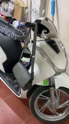 Honda SH Tay ga màu Trắng đã qua sử dụng biển 19