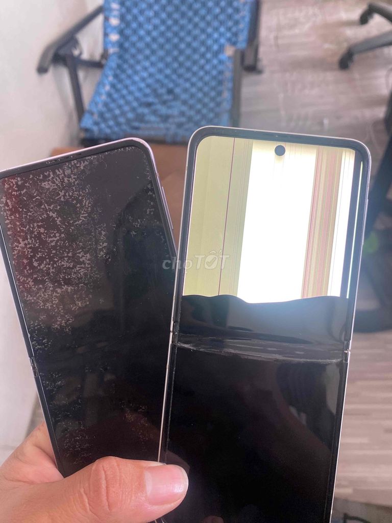 Samsung Galaxy Z Flip Tím Hư màn hình. Mua bán Điện thoại tại Huyện Nhơn Trạch Đồng Nai được đăng bởi Điện Thoại Cũ hình 1